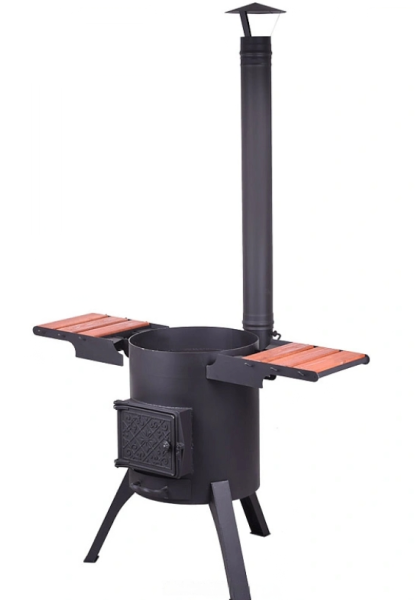 Очаг "Премиум" с двойными стенками и с чугунной дверцей для казанов на 8-10 литров (со столиками)